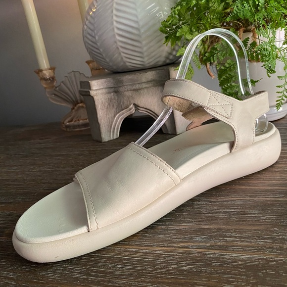 Vionic Awaken RX Sandals Comfortable Recovery Sandals Shoes Womens White - Picture 9 of 11